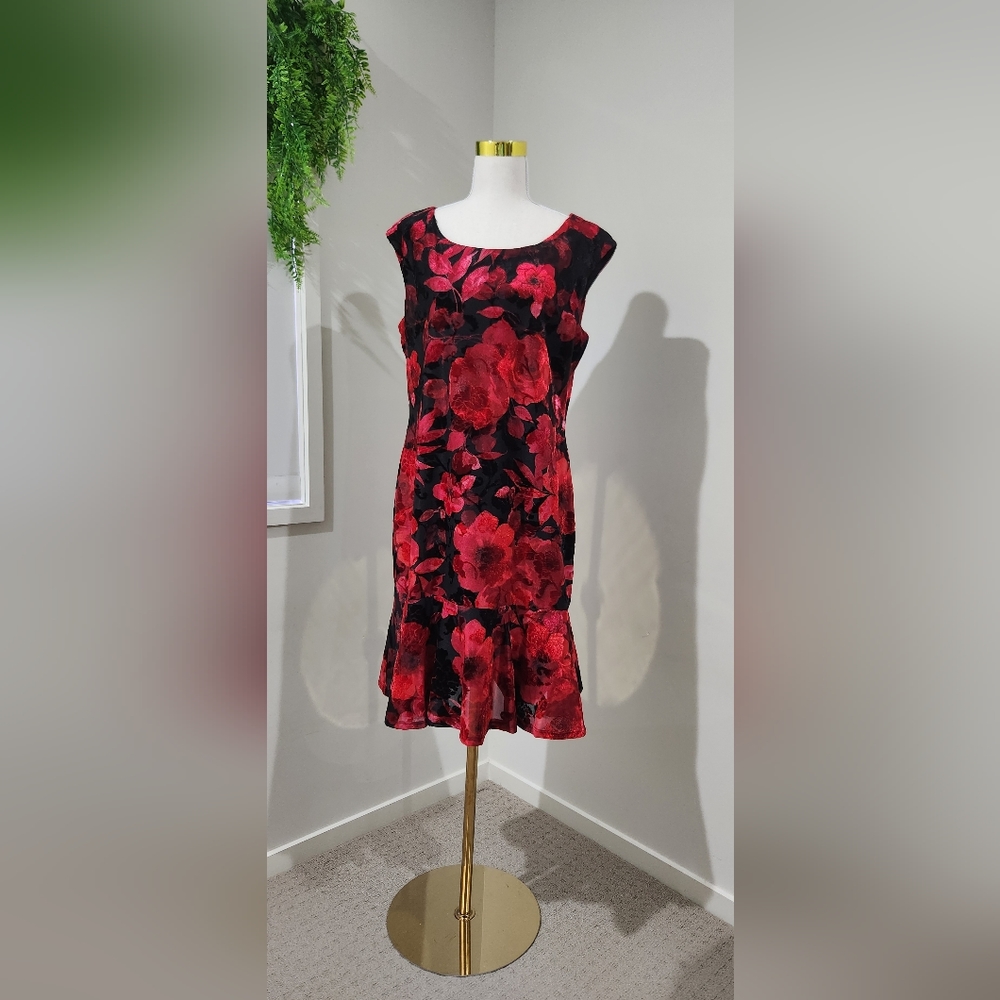 Connected Apparel Rose design Sleevless Tea Dress Size- 14 - 16AU - Picture 1 of 7
